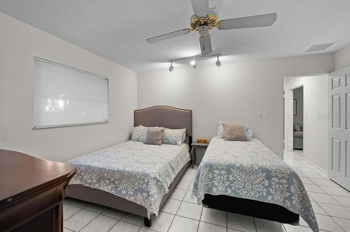 Image No.16-3 Bed Property for sale