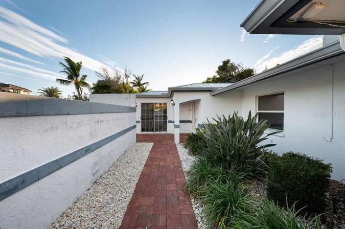 Image No.30-3 Bed Property for sale