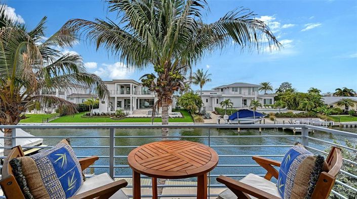 Image No.12-4 Bed Property for sale