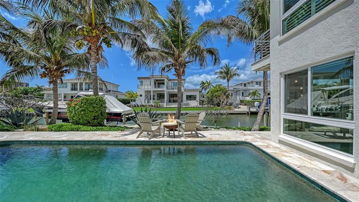 Image No.27-4 Bed Property for sale