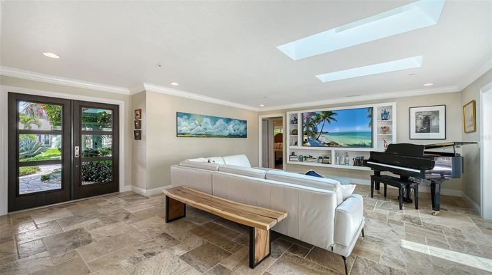 Image No.7-4 Bed Property for sale