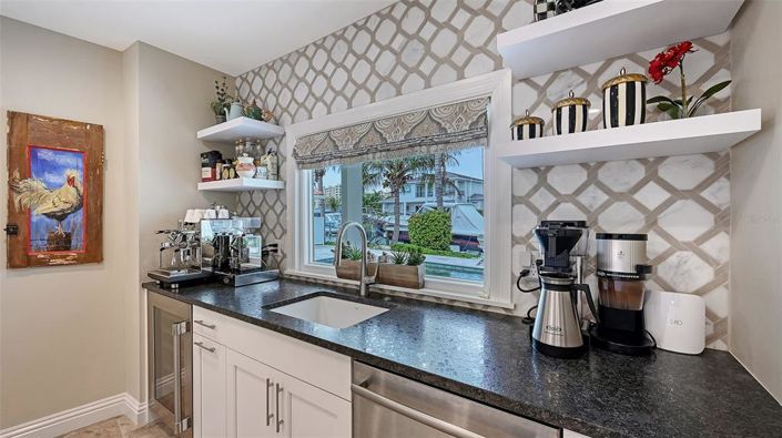 Image No.9-4 Bed Property for sale