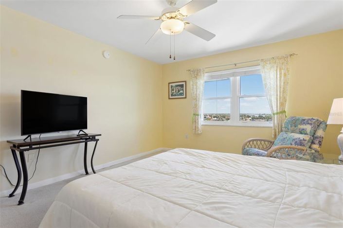 Image No.22-2 Bed Property for sale