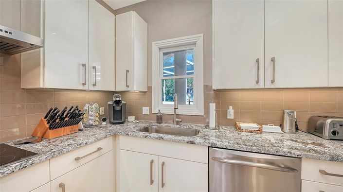 Image No.19-3 Bed Property for sale