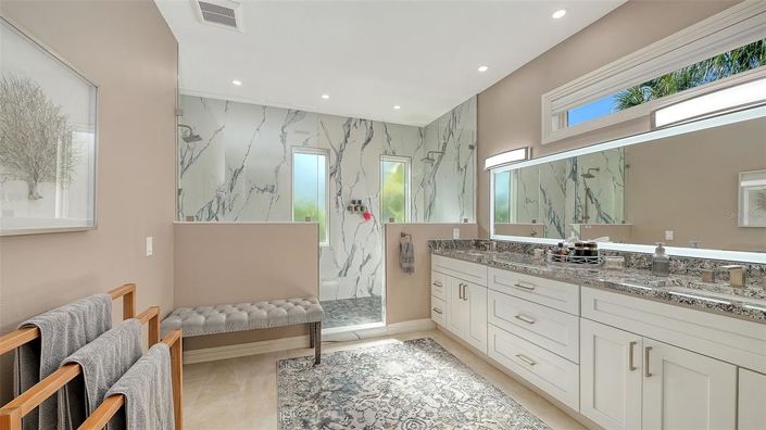 Image No.33-3 Bed Property for sale