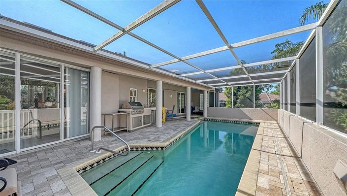 Image No.56-3 Bed Property for sale