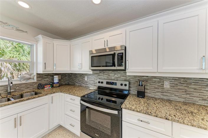 Image No.13-3 Bed Property for sale