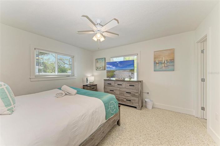 Image No.20-3 Bed Property for sale