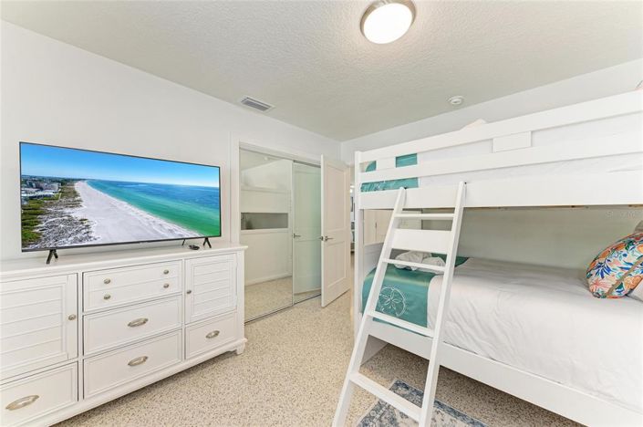 Image No.26-3 Bed Property for sale