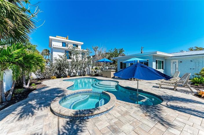 Image No.35-3 Bed Property for sale