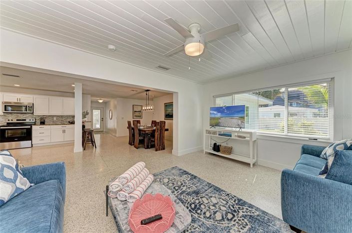 Image No.9-3 Bed Property for sale