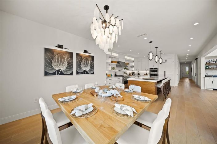 Image No.22-6 Bed Property for sale