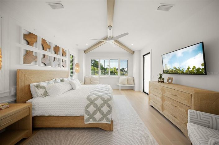 Image No.30-6 Bed Property for sale