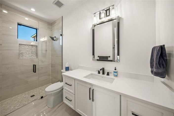 Image No.42-6 Bed Property for sale