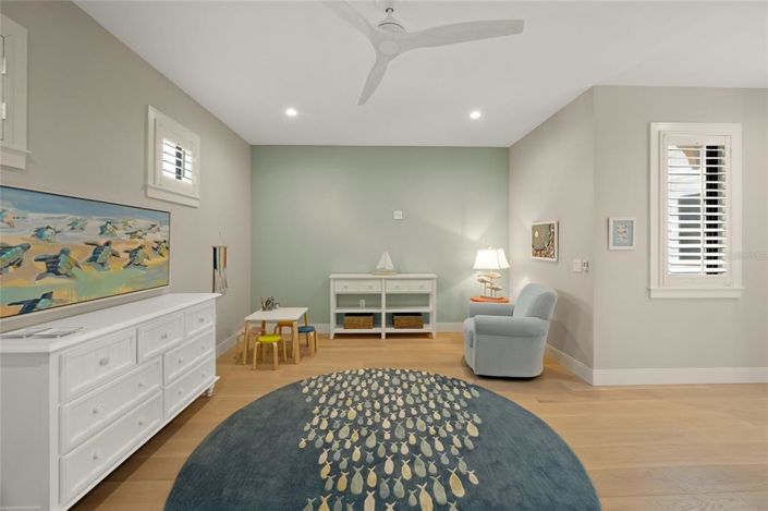 Image No.47-6 Bed Property for sale