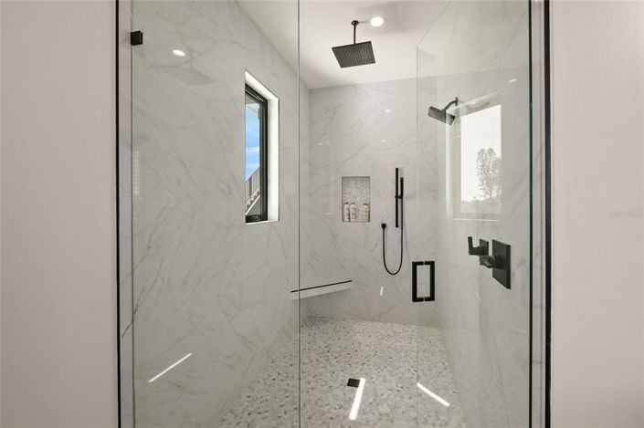 Image No.52-6 Bed Property for sale