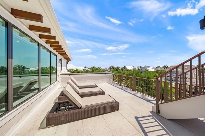 Image No.55-6 Bed Property for sale