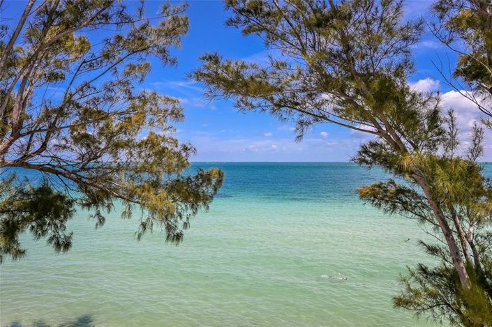 Image No.28-3 Bed Property for sale