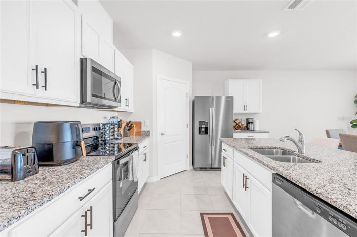 Image No.4-4 Bed Property for sale