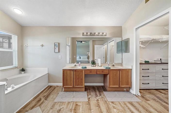 Image No.11-3 Bed Property for sale