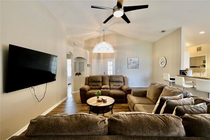 Image No.3-3 Bed Property for sale