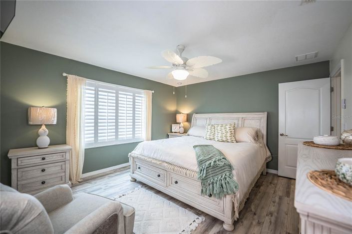 Image No.13-4 Bed Townhouse for sale