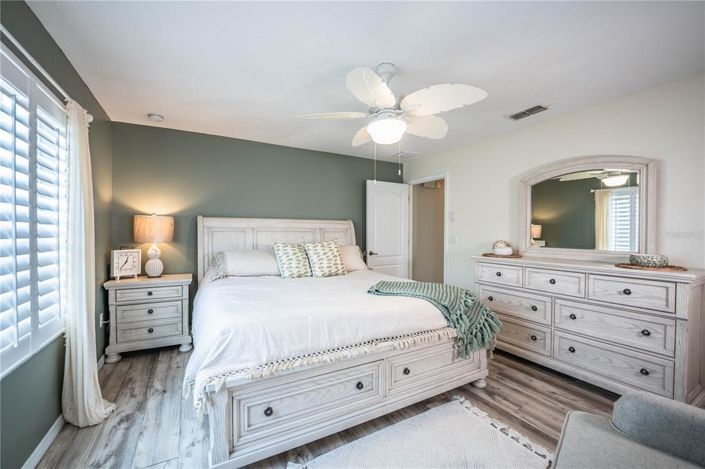 Image No.14-4 Bed Townhouse for sale