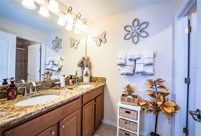 Image No.16-4 Bed Townhouse for sale