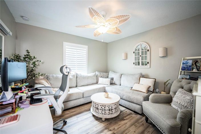 Image No.32-4 Bed Townhouse for sale