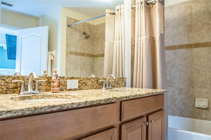 Image No.36-4 Bed Townhouse for sale