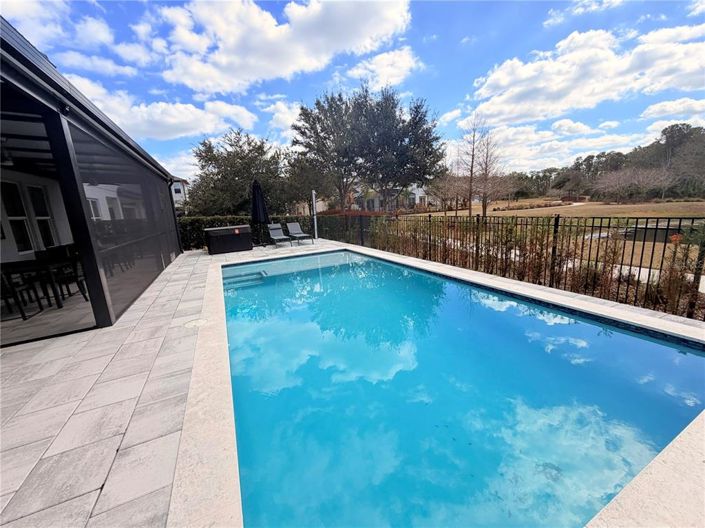 Image No.10-5 Bed Property for sale