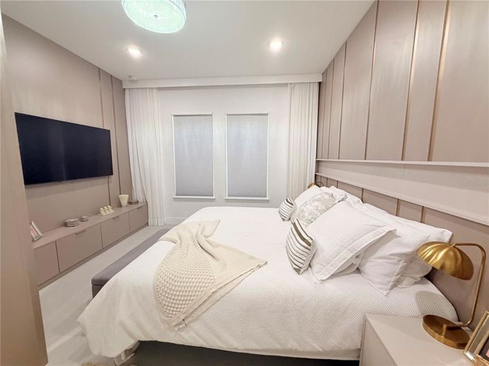 Image No.17-5 Bed Property for sale