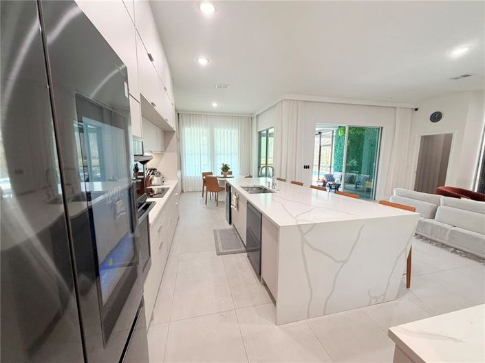 Image No.23-5 Bed Property for sale