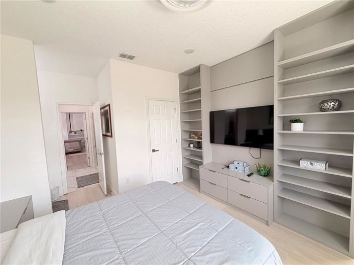 Image No.40-5 Bed Property for sale