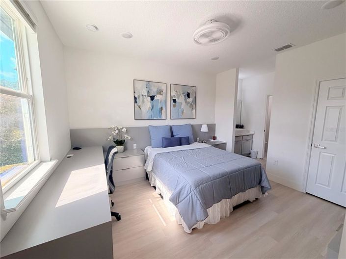 Image No.41-5 Bed Property for sale