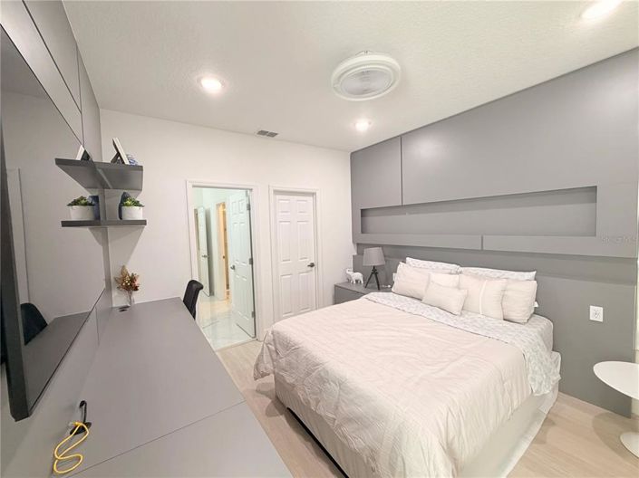 Image No.43-5 Bed Property for sale