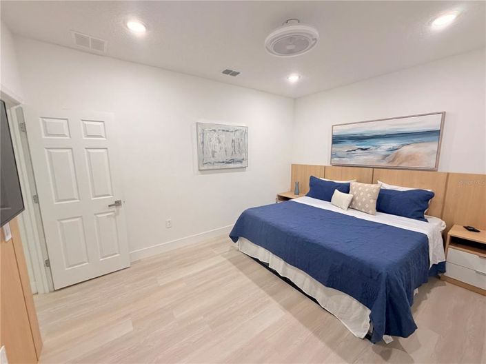 Image No.48-5 Bed Property for sale