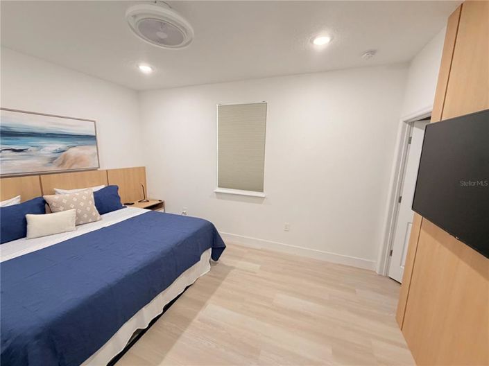 Image No.50-5 Bed Property for sale