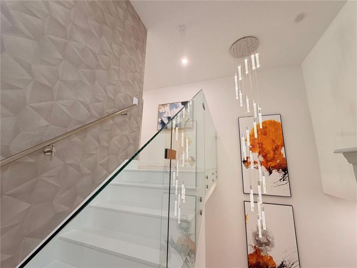 Image No.60-5 Bed Property for sale