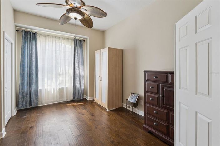 Image No.28-4 Bed Property for sale