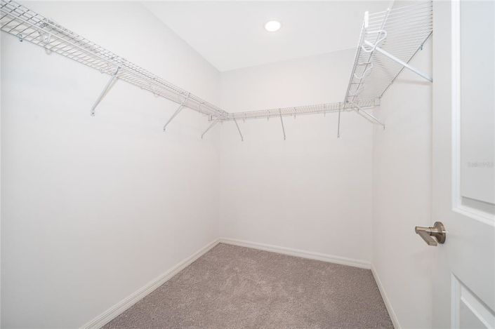 Image No.19-5 Bed Property for sale