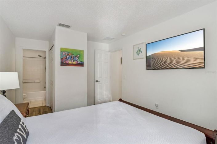 Image No.23-4 Bed Property for sale