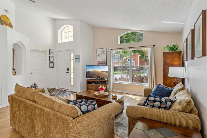 Image No.4-4 Bed Property for sale