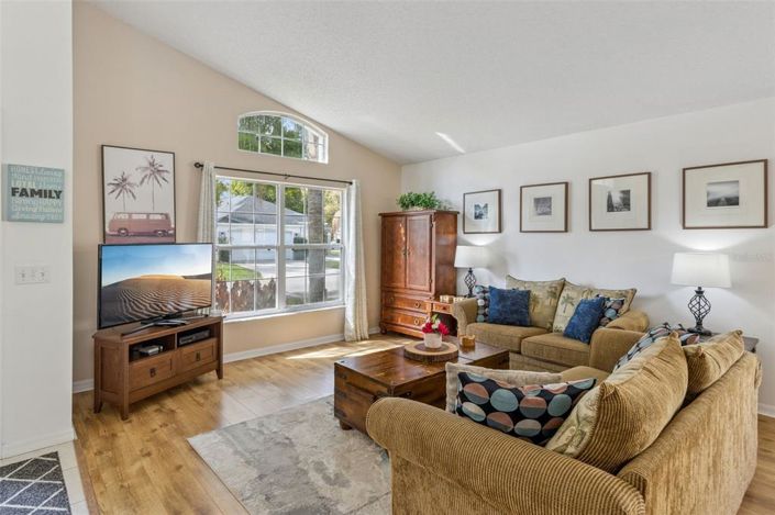 Image No.6-4 Bed Property for sale