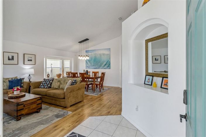 Image No.7-4 Bed Property for sale