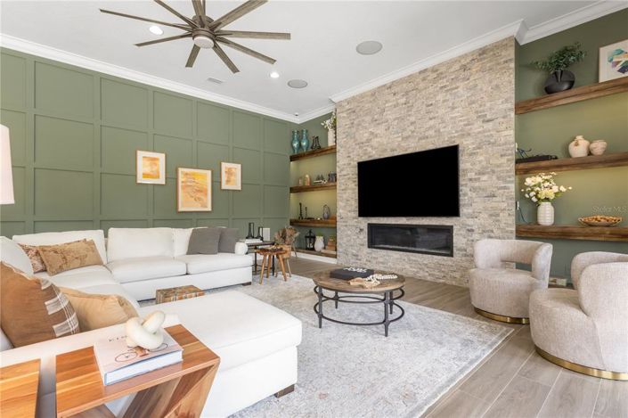 Image No.15-6 Bed Property for sale