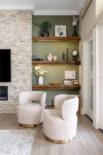 Image No.18-6 Bed Property for sale