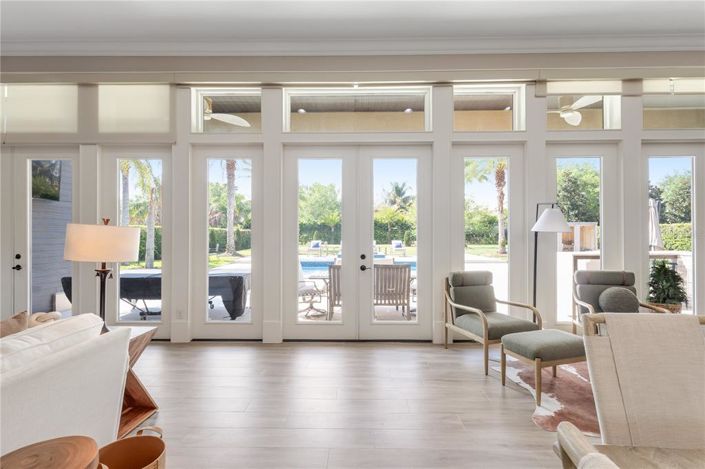 Image No.20-6 Bed Property for sale