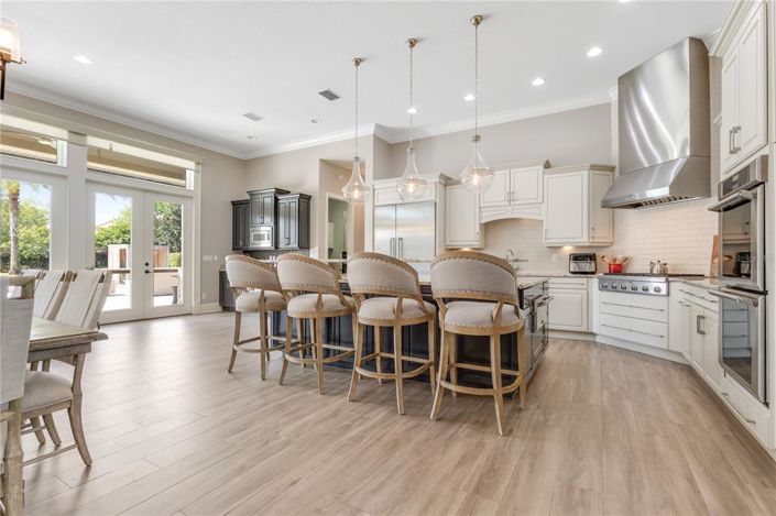 Image No.23-6 Bed Property for sale