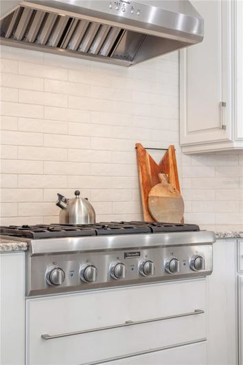 Image No.25-6 Bed Property for sale